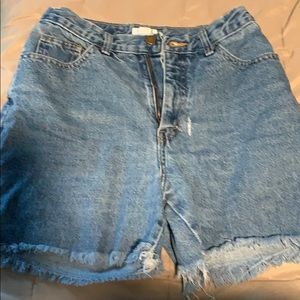 Moda international vintage jean shorts